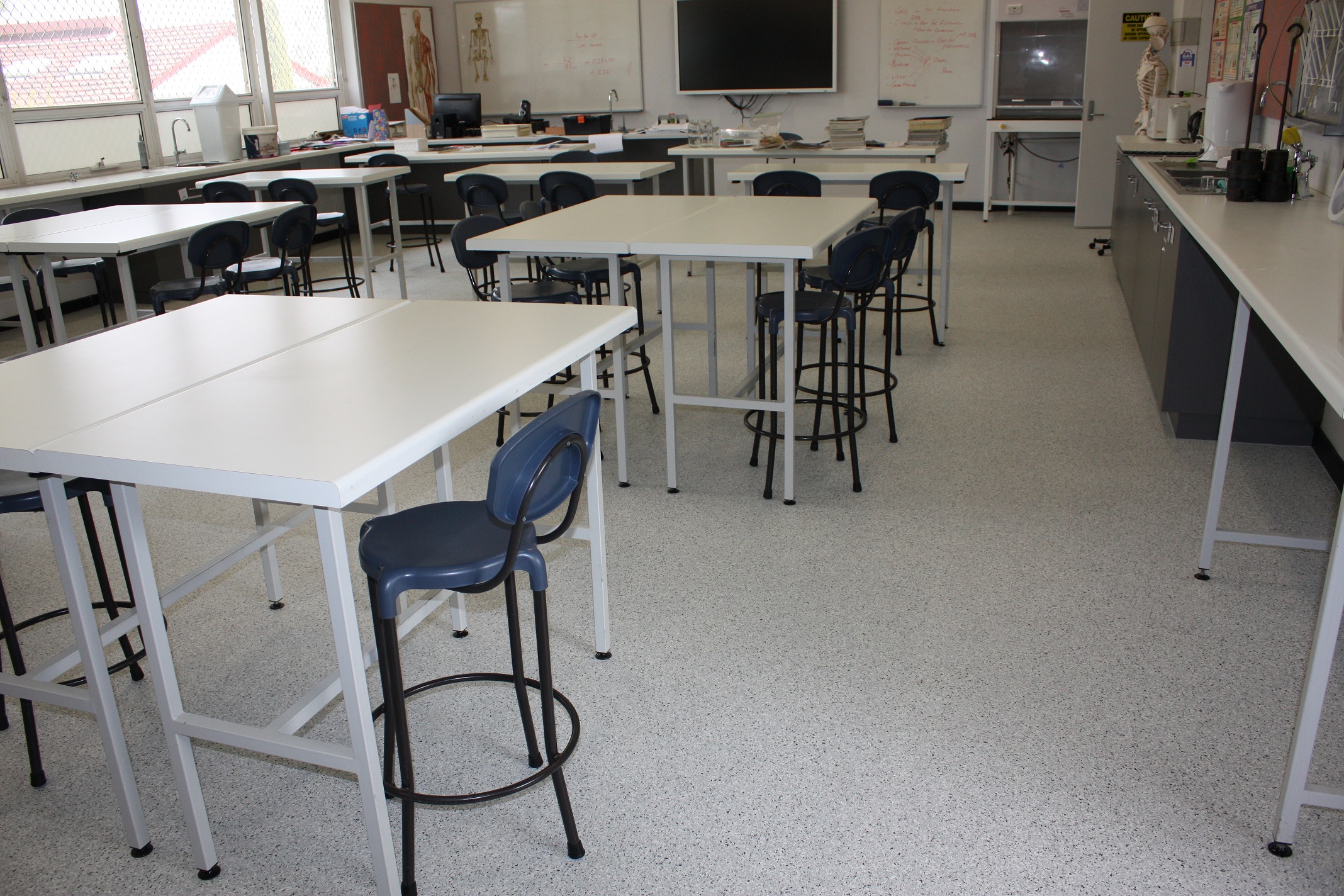 /uploaded_files/media/gallery/1590543450Science floor.JPG